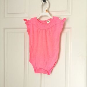 5/$10 Oshkosh B'gosh short sleeve onesie a size 6 m
